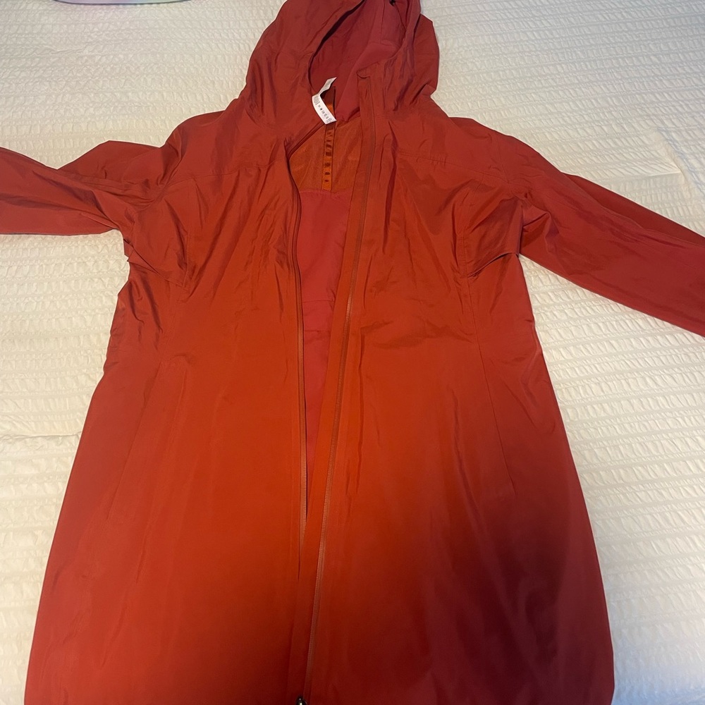 lulu rain coat size 10 but fits a size small/medium